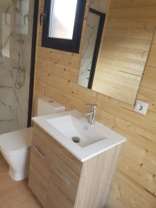 Caseta de madera con Baño